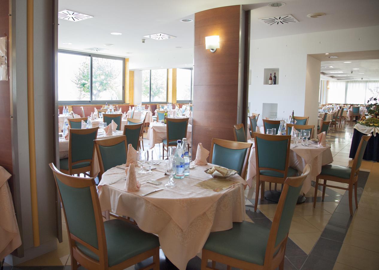 Hotel Atlas Alba Adriatica Exterior photo
