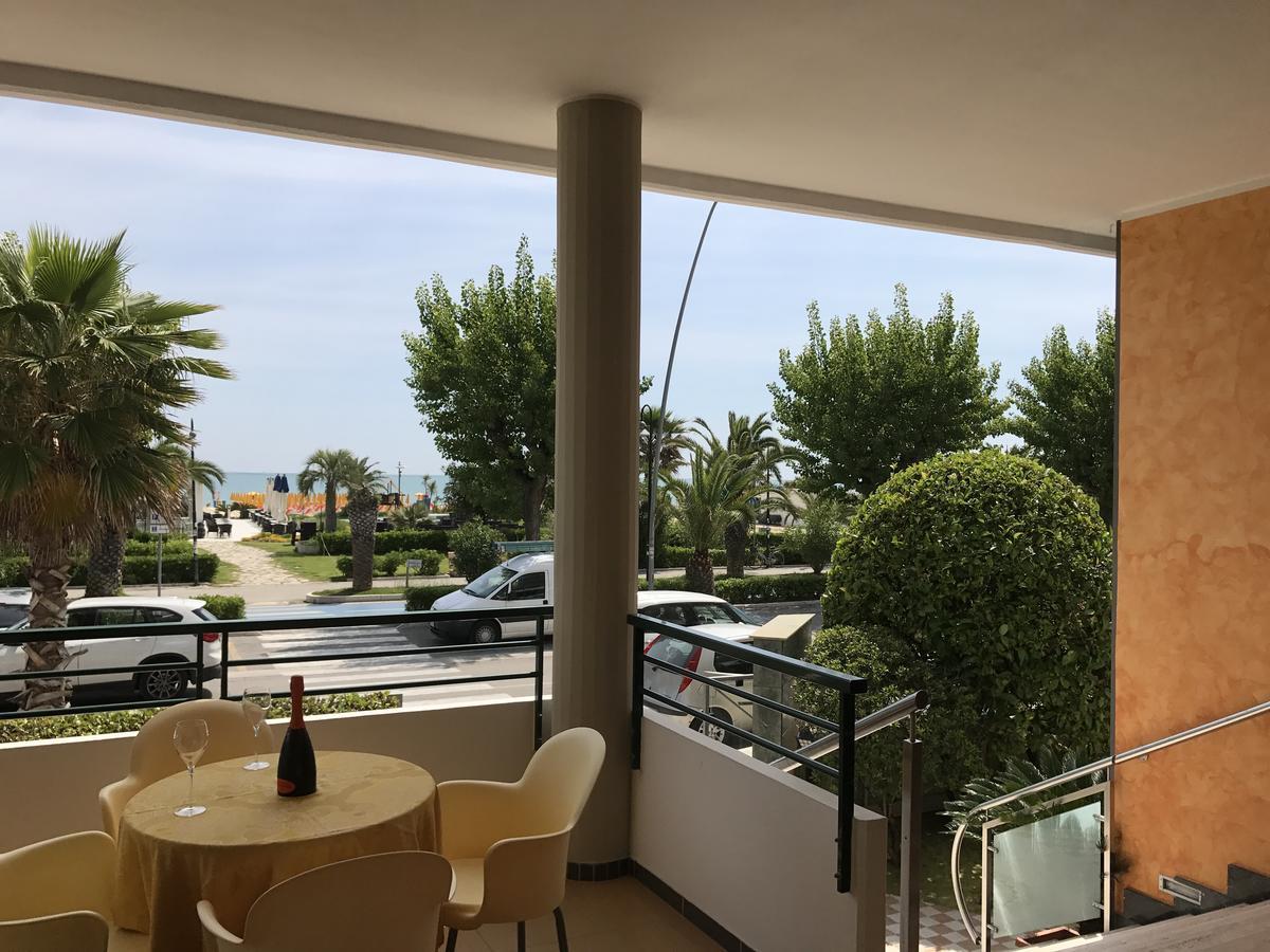 Hotel Atlas Alba Adriatica Exterior photo