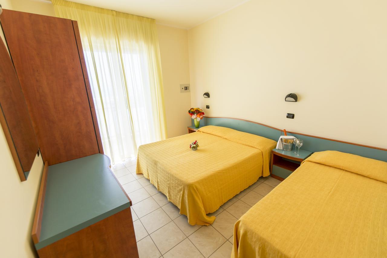 Hotel Atlas Alba Adriatica Exterior photo