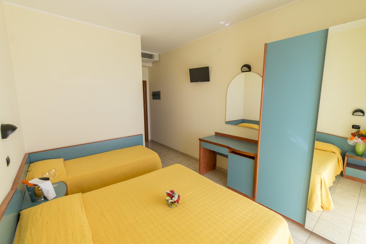 Hotel Atlas Alba Adriatica Exterior photo